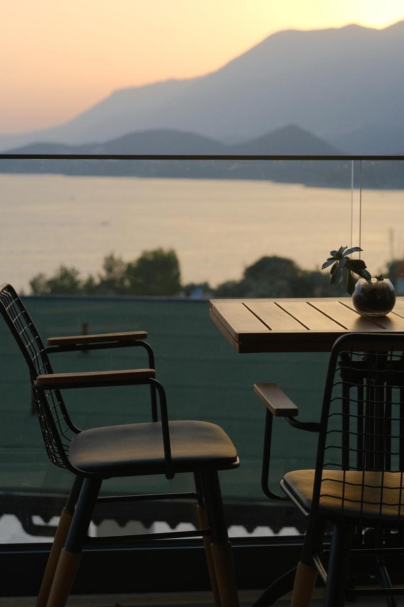 Kaktus Suites Kas Bagian luar foto